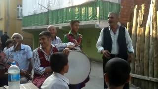 Davulcu ile köçek