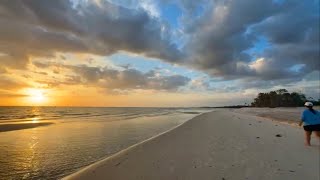 Robb’s Thursday Evening May 1, 2025 Sunset Beach Walk at Delnor-Wiggins in North Naples, Florida