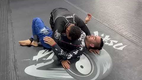 Passing half-guard and Z Guard using Tripod Base