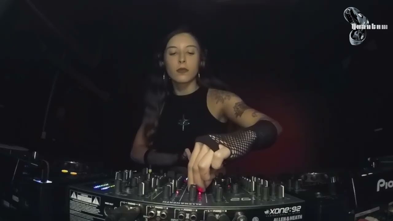 MELINA DELNERO - Techno DJ Set | Quantum Sessions #1 [2025]