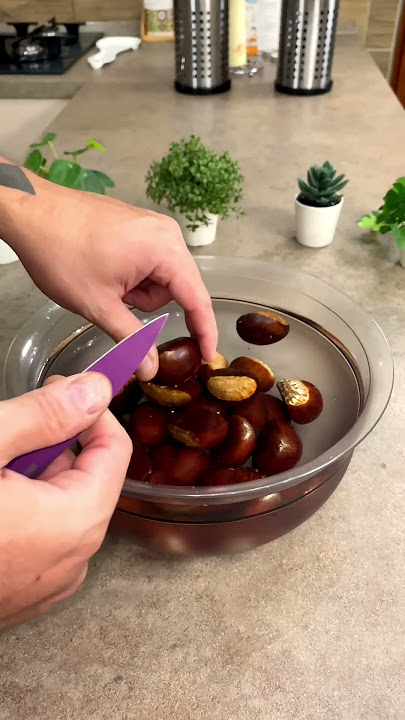 Cookist Wow - No more struggle when peeling chestnuts 🙌 Here're the best  tricks to make air fryer chestnuts