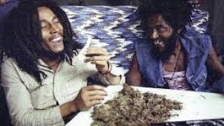 BOB MARLEY ALIVOFATA BANGI ZIMAMBWE/ AKAZIKWA NA BIBLIA/ AKIAMINI ZABURI