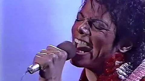Michael & The Jacksons  - Beat It  - Victory Tour Toronto 1984 (High Quality)