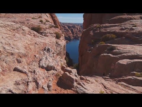 วีดีโอ: Hole in the Rock คืออะไร?