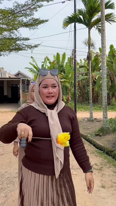 Mamak nyanyi lagu maju mundur cantik #beranda #masukberanda