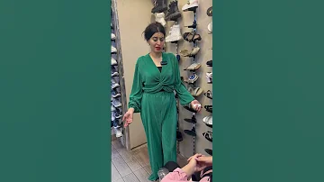 شوف صاحبه المحل عملت اي فى البنت المسكينه 