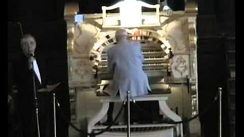 Eric Barlow at the Wurlitzer Organ