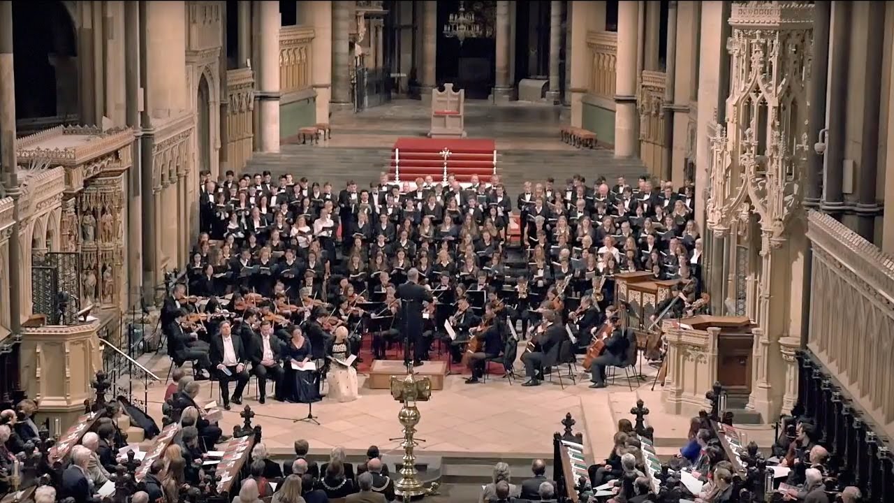 G1 - Orquestra toca Réquiem de Mozart no Dia de Finados em igreja