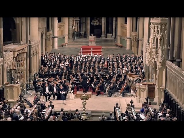 G1 - Orquestra toca Réquiem de Mozart no Dia de Finados em igreja
