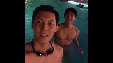 친형 옆에 있으니 애교 가득인 이민혁