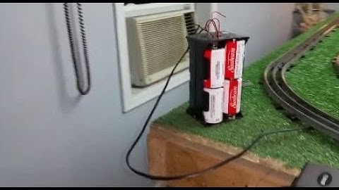 MARX 490 / DC CAN MOTOR / 8 D CELL FLASHLIGHT BATTERY PACK / RUNNING PERFECTLY