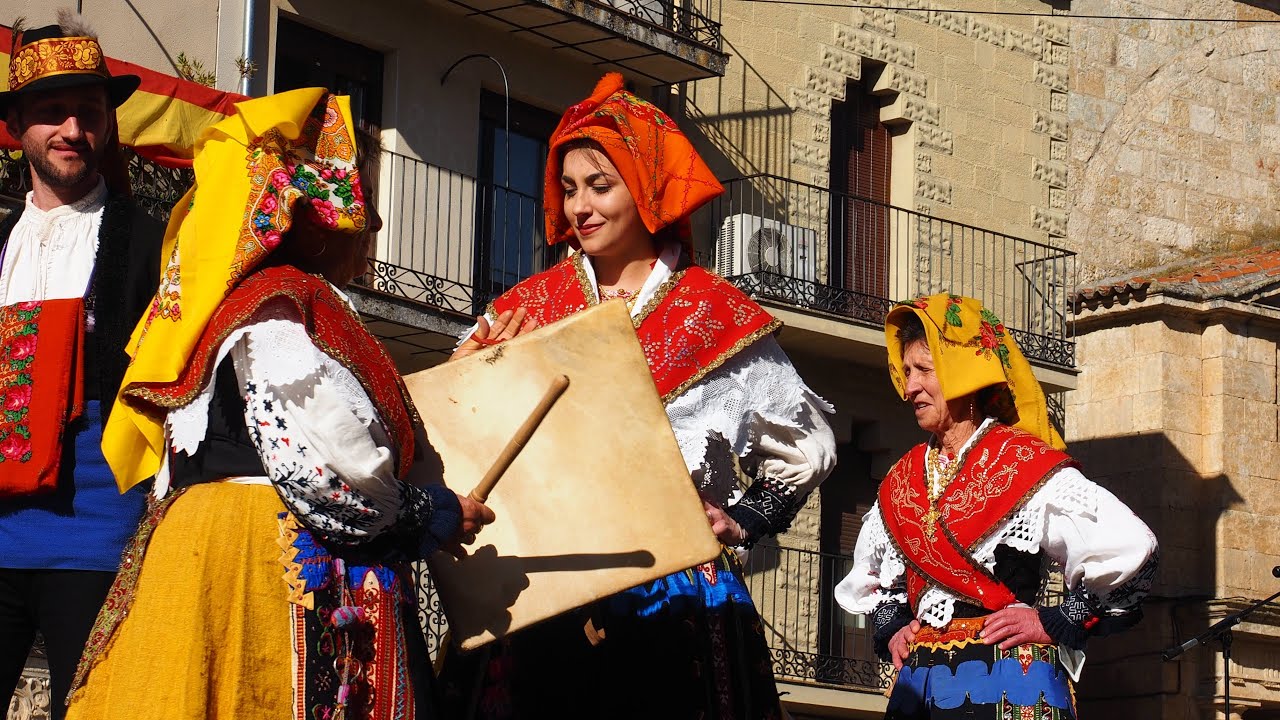 Corrido y Brincado de Peñaparda. Pandero cuadrado. Festival de la Charrada en Ciudad Rodrigo.