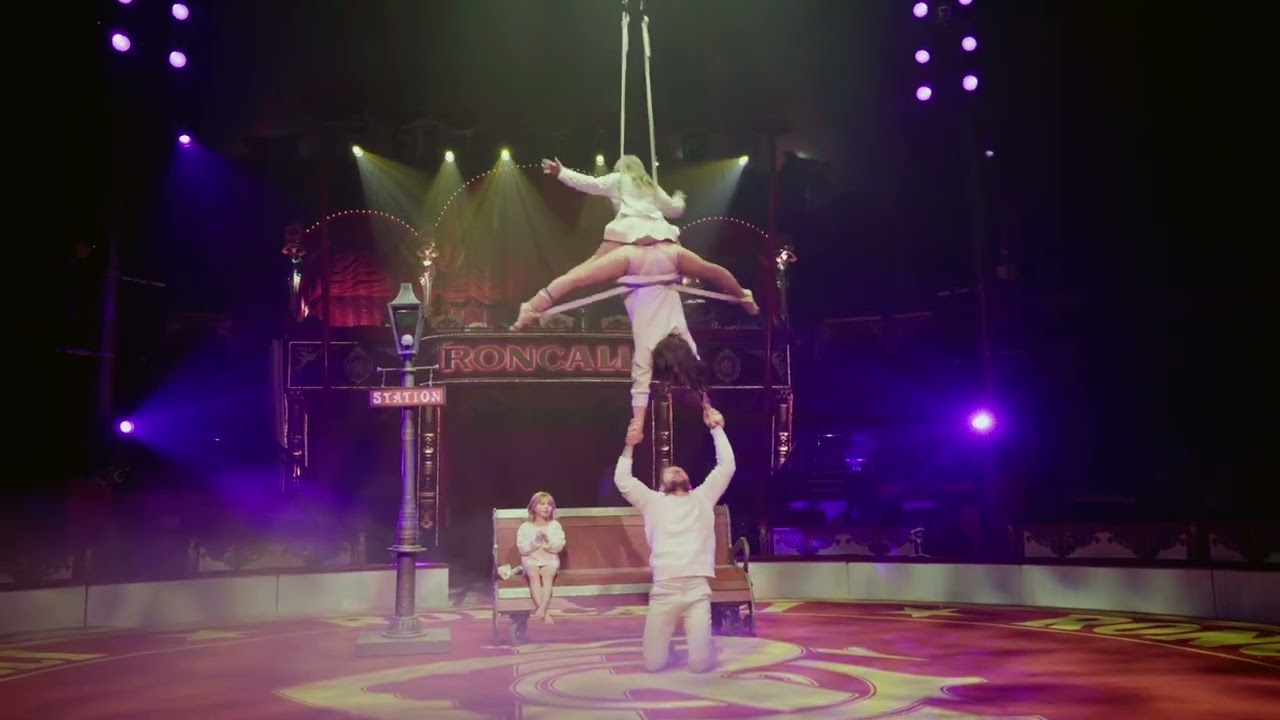 Duo Turkeev & Kids at special show at circus Roncalli.