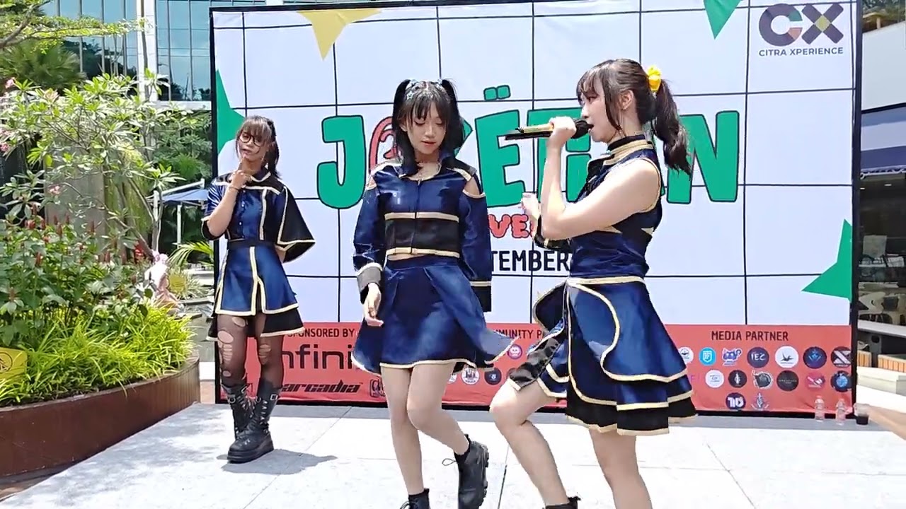 Lunite – Benang sari putik dan kupu-kupu malam [JKT48]