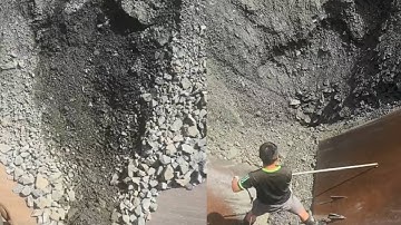 The start of 3,000 tons sand ship unloading phosphate rock | Satisfactory video