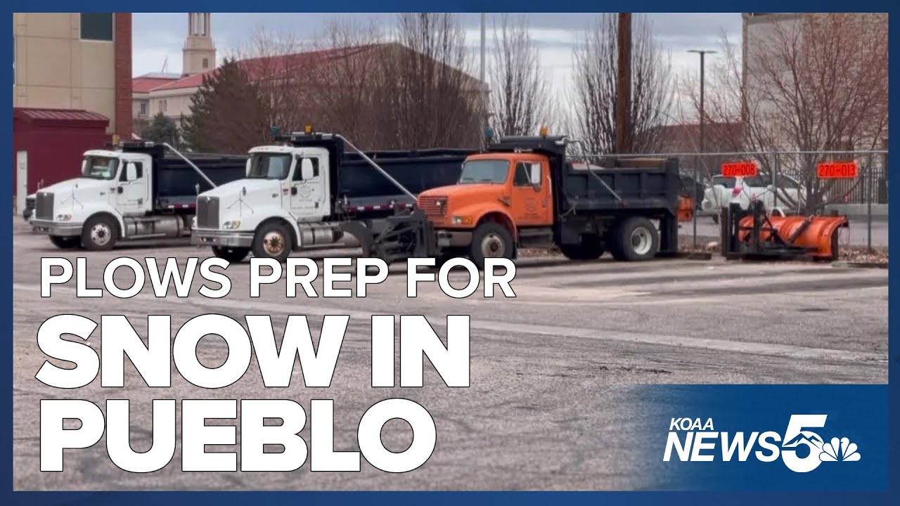 Snow plows in Pueblo prepare for winter weather - YouTube