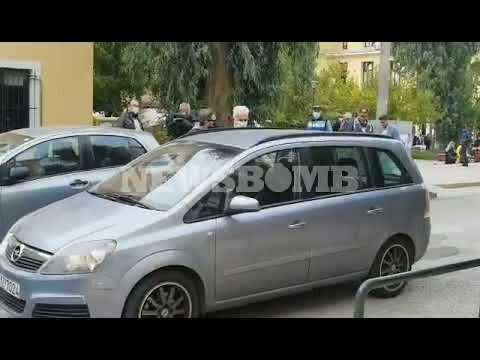 Στα δικαστήρια ο προπονητής τένις που κατηγορείται για αποπλάνηση μαθητριών