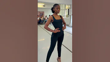 Super Model Walk By A South African Model 