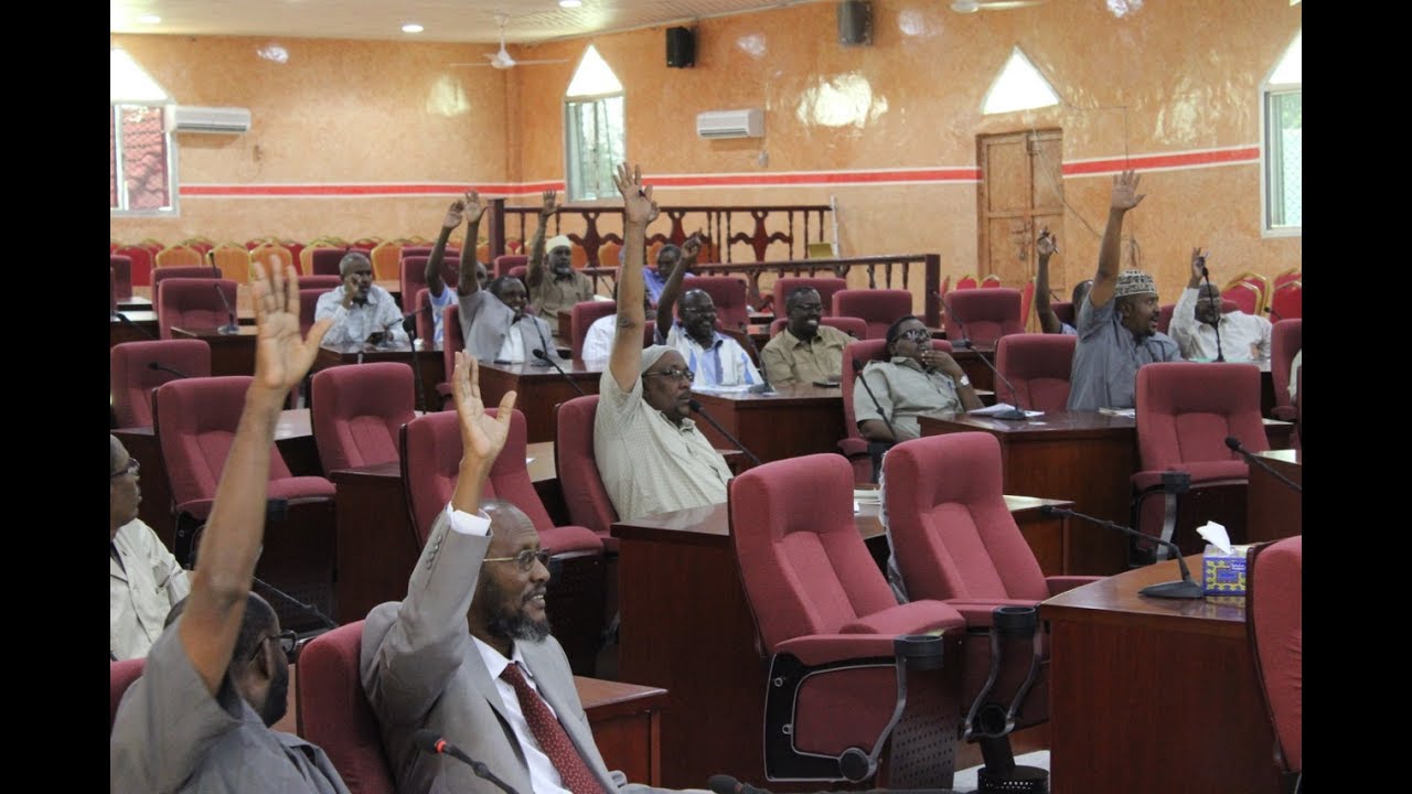 Barlamaanka Puntland oo Ansixiyay xisaab xirka Miisaaniyadii 2016ka ee xukuumadda