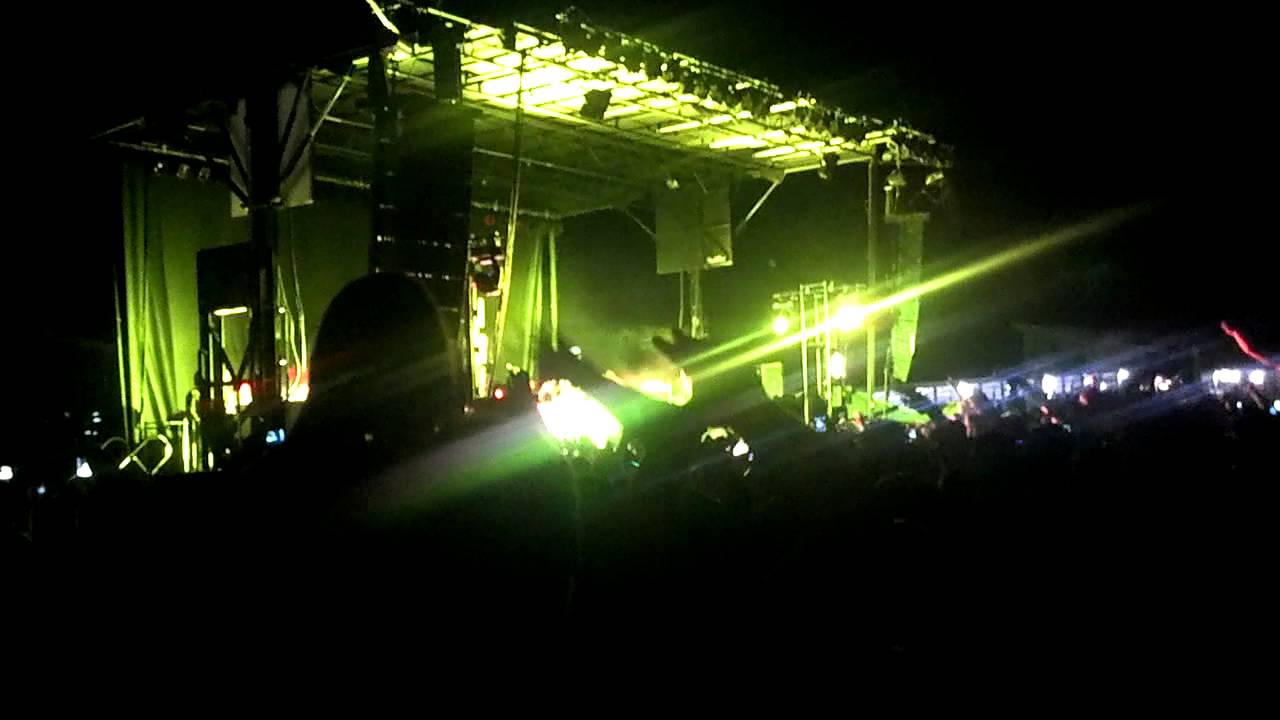 Black And Yellow Live Wiz Khalifa Youtube Music 