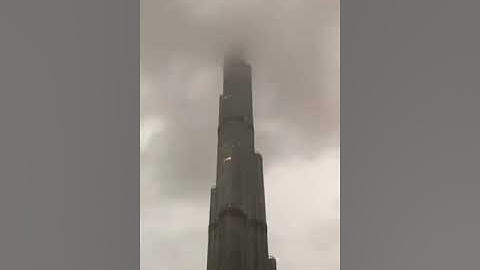 World Tallest Building Struck By Lightning