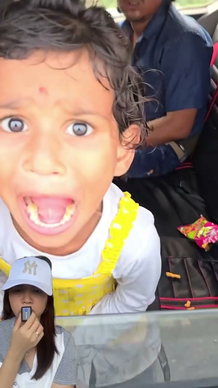 ADEK AMBIL CEMILAN SNACK MAKAN DI MOBIL TAPI GAK BAYAR ⁉️#shorts #funny #dubbing