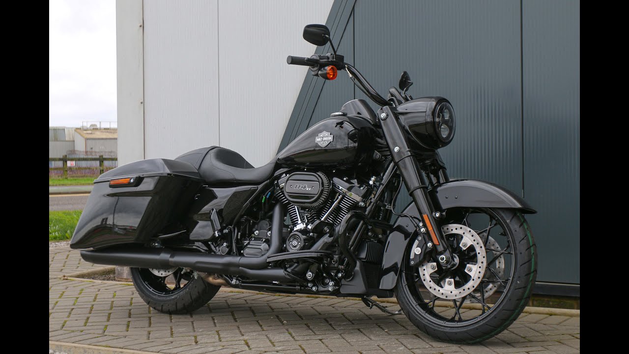 2023 Harley-Davidson® Road King® Special Vivid Black