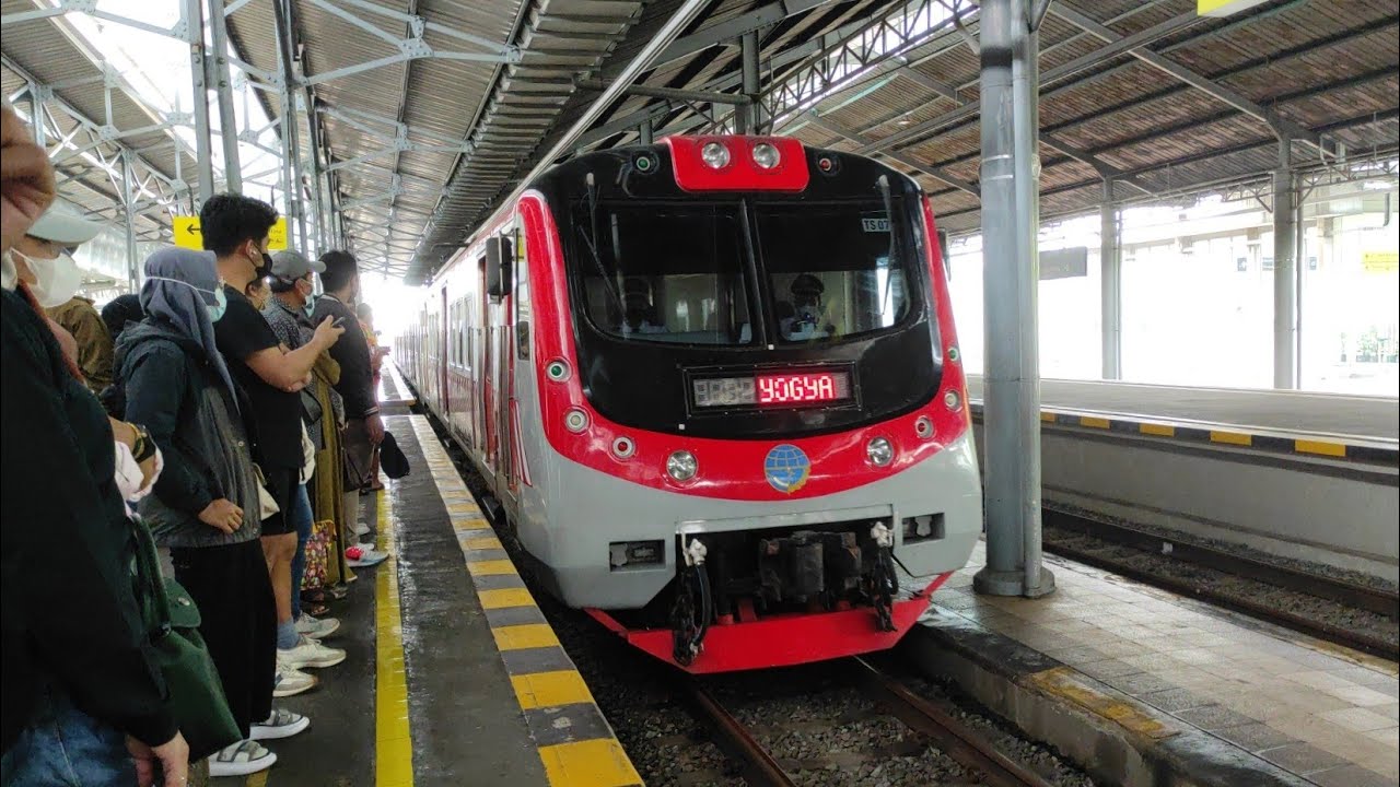 [Live] Naik Kereta Rel Listrik (KRL) dari Yogyakarta Menuju Solobalapan ...