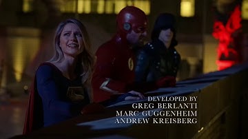 Barry, Kara and Oliver go to Gotham City and find the Bat Signal | Elseworlds Part 2