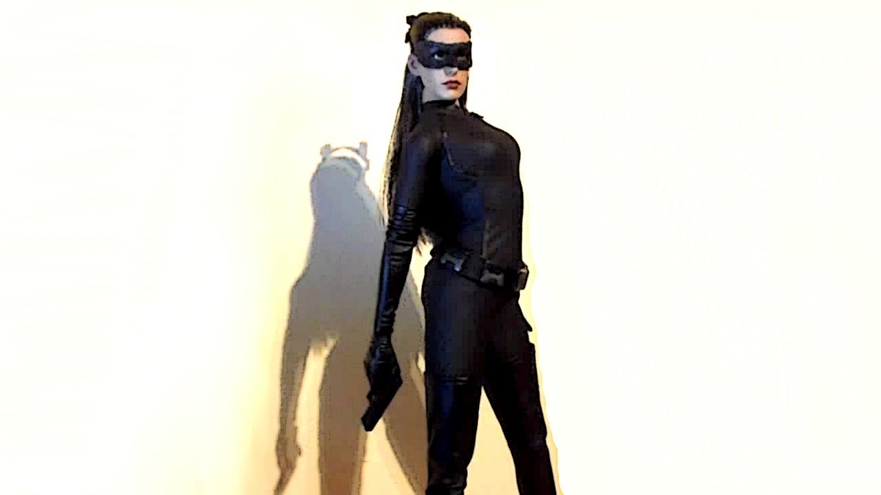HOT TOYS CATWOMAN ADVICE ON GOGGLES AND POSING YouTube
