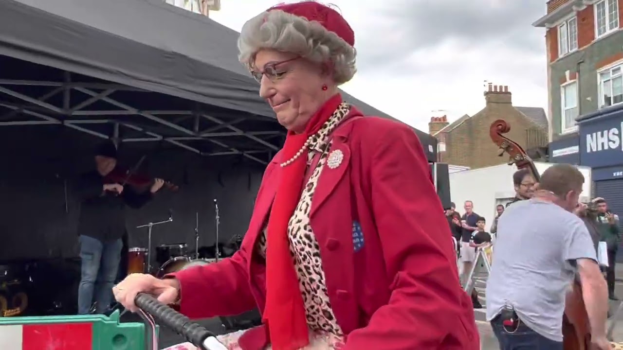 I am literally dying to laugh 😂