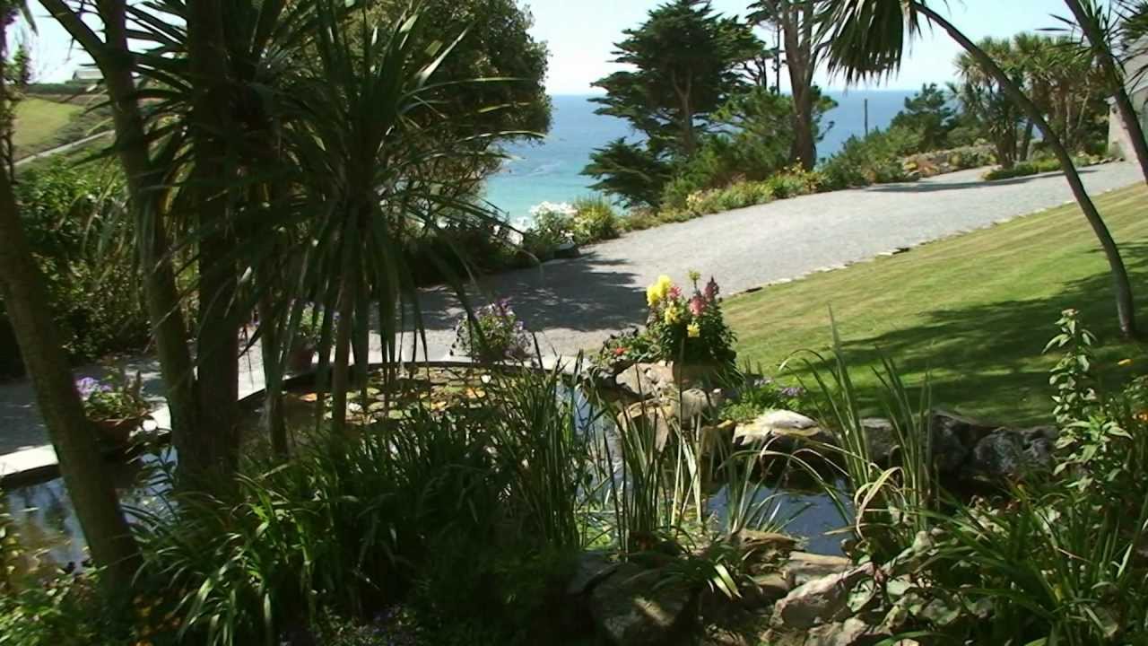 Cornish Cottages, Chocolate Box, Poldhu Cove - 5 star self catering
