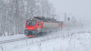 Скрываясь в снежной пурге. ЭП20-068 с поездом №046В Тамбов - Москва