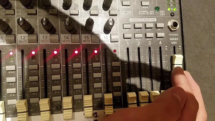 Mackie 1604 using Groups to Main