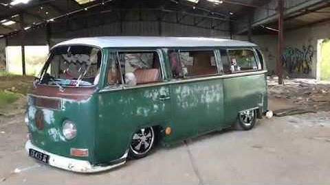 VW T2A 1969 DELUXE STANCE