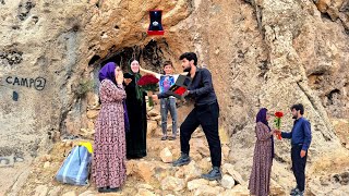 ❤️ A Young Man’s Mountain Proposal to a Homeless Girl Left Everyone Speechless!