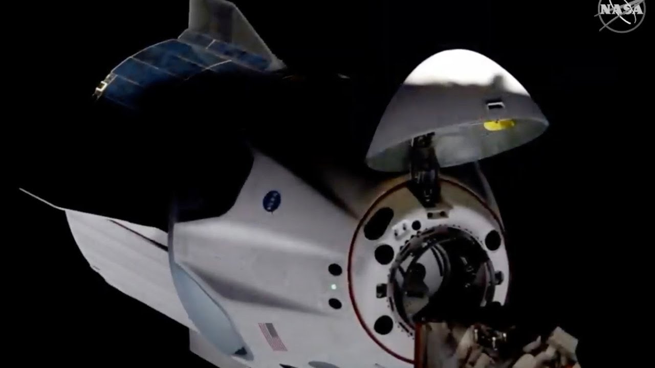 Documentary backdrop image for Spacetime Special: SpaceX Crew Dragon on the way back to earth (2) (2020)