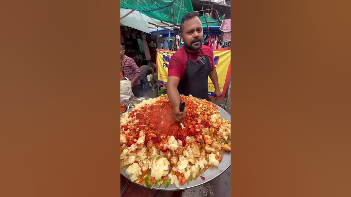 Mumbai में इनके जेसी पाव भाजी नहीं बनाता कोई 😳😳 80 प्लेट एक साथ बनाते है 😱😱. #shorts #food