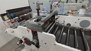 MQ-320 Die Cutting Machine is Equipped With a Conveyor Belt