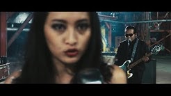 Endank Soekamti feat. Naif - Benci Untuk Mencinta (Official Music Video)  - Durasi: 4:06. 