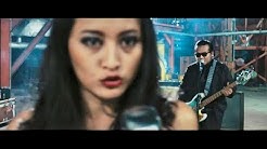 Endank Soekamti feat. Naif - Benci Untuk Mencinta (Official Music Video)  - Durasi: 4:06. 