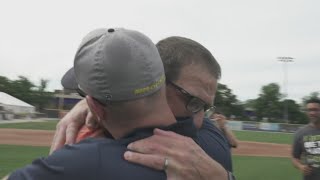 Local doctor diagnosed with cancer meets his donor in person