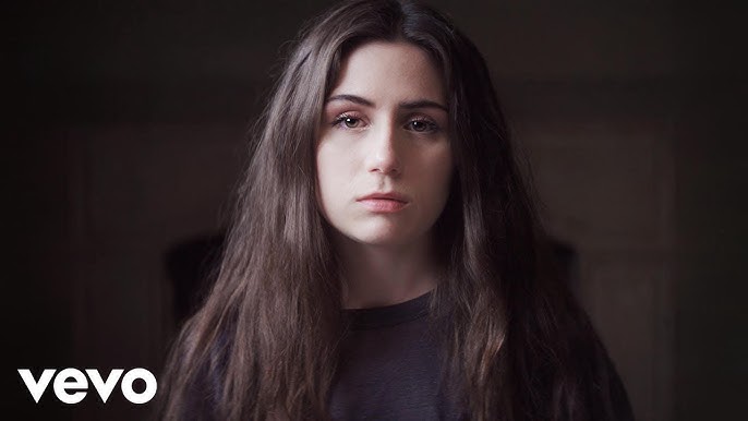 VIDEO: r Dodie Opens Up About Mental Health, Hid Lyrics to New Song  In Videos