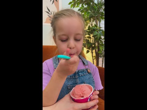 أريد نفس حجم الحلوى أيض ا آيسكريم طفل وجبة خفيفة حلوى