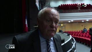 Asselineau, Philippot... la discrète campagne des anti-européens - Reportage #cdanslair 17.05.2024