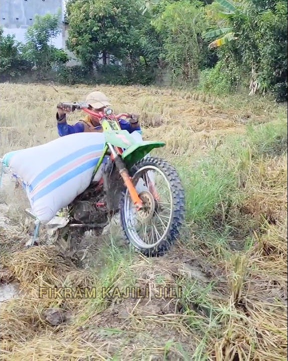 Ojek gabah melewati lumpur #ojekgabah #motorojekgabah