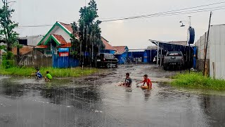 Children Play in the Rain on the Road During Heavy Rain | Indonesia Rain