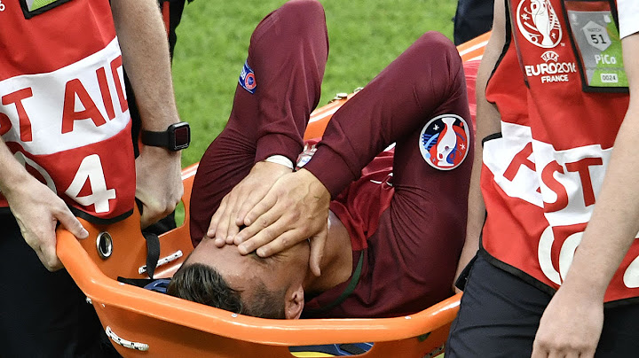 Cristiano Ronaldo sai lesionado na final da euro 2016