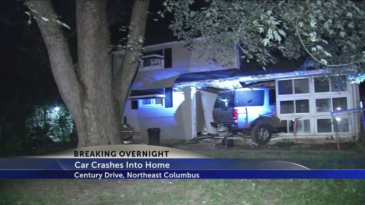 Car crashes into home - YouTube