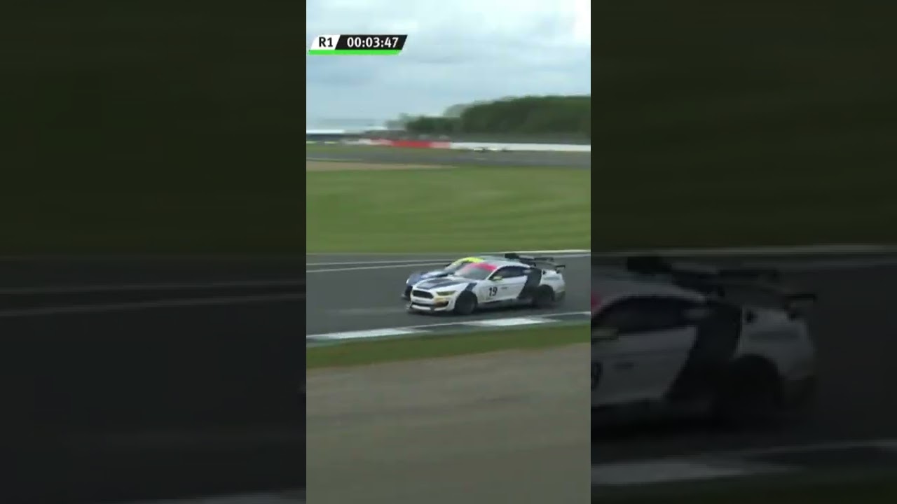 Back Marker Causes CHAOS for race leaders! 🙈